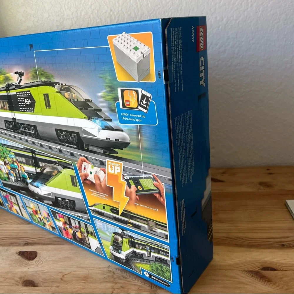 LEGO City 60337 Express Passenger Train New Sealed 7+ 764pcs Powered Up